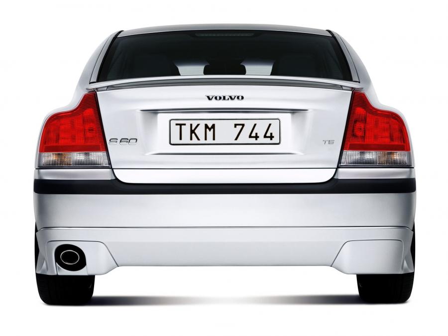  Volvo S60 Sport 2004 года  (фото 2 из 7)